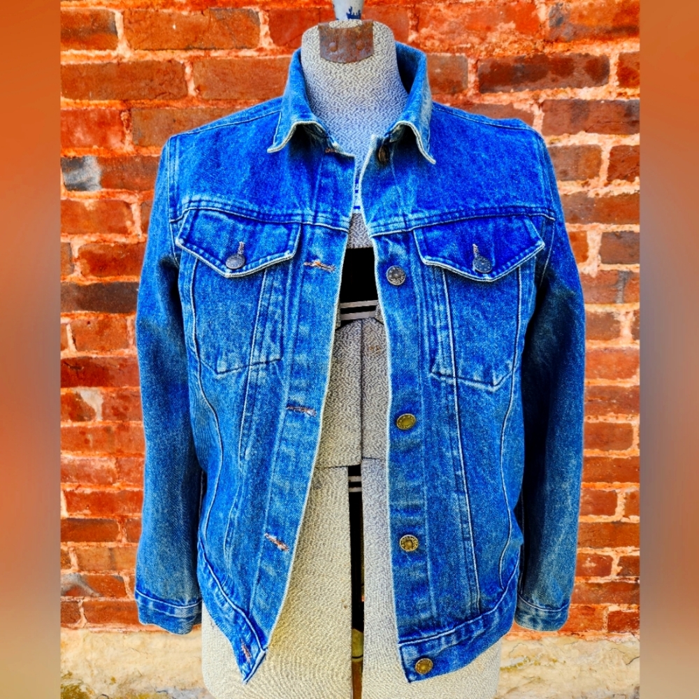 VINTAGE DENIM JACKET 100%COTTON 80 VIBES